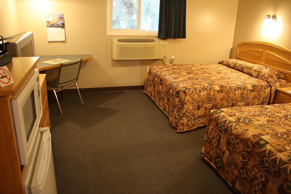 Lamplighter Inn Three Hills Habitación foto